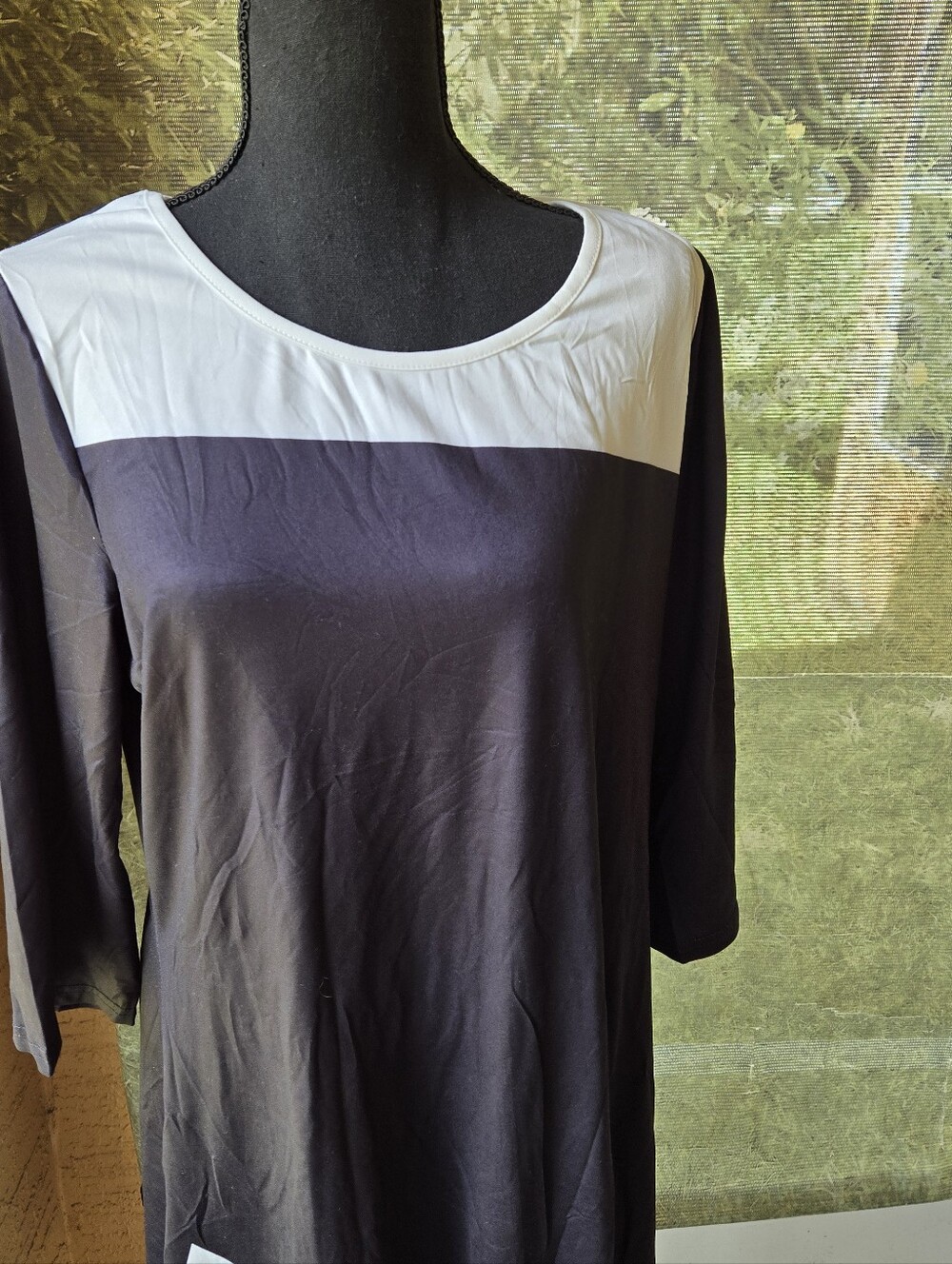 Women’s Black and White Colorblock Scoop Neck Top